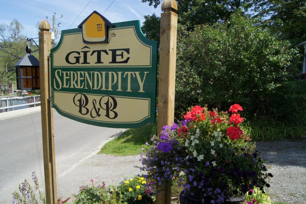 Serendipity B&B Норт Хатли Стая снимка